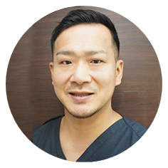 株式会社クリークライフデザイン　技工室管理者　飯野 亮太
  